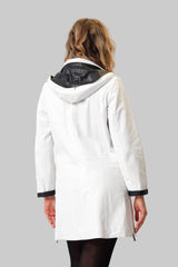 Damenkurzmantel mit abnehmbarer Kapuze in Lammnappa Weiß mit schwarz abgesetzt
