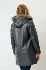 Damen Kurzmantel als Swinger Lammnappa in anthrazit mit Kapuze Silberfuchs
