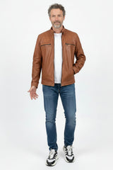 kurze Herren biker Lederjacke in cognac für den sportlichen Stil, zwei Brusttaschen zwei einschbtaschen