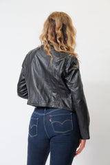 Kurze Damen Lederjacke aus Lammnappa schwarz tailliert fast Kragenlos unwattiert