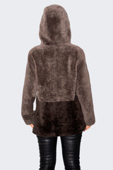 Damen Winterlammfelljacke mit Kapuze in taupe und coffee Curlylammfell außen