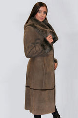 Damen Lammfellmantel mit großem Kragen