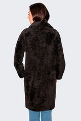 Damen Lammfell Kurzmantel aus Curlylamm braun mit Fellseite nach außen