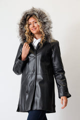 Damen Kurzmantel als Swinger Lammnappa in dunkelpflaume mit Kapuze Silberfuchs