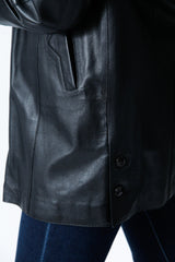 Damen Kurzmantel als Swinger Lammnappa in schwarz mit Kapuze Silberfuchsbesatz