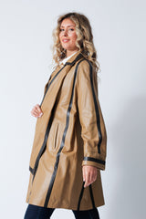 Damen Lederkurzmantel als Swinger aus Ziegennappa in caramel braun abgesetzt