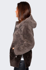 Curlylammfelljacke Damen mit Kapuze in taupe cofffee und Fell außen
