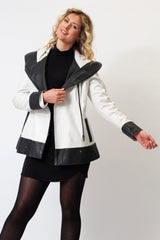 Leichte halblange Damenlederjacke mit Kapuze