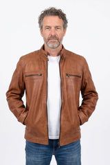 kurze Herren biker Lederjacke in cognac für den sportlichen Stil, zwei Brusttaschen zwei einschbtaschen