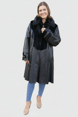 Exklusive-Damen Lammfell-Swinger Mantel sehr leicht,mit Nerzkragen,Deckleiste mit Knöpfe, Lammfell schwarz glatt