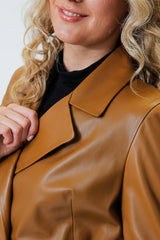 Eleganter Damen Lederblazer in cognac aus Lammnappa mit Gürtel