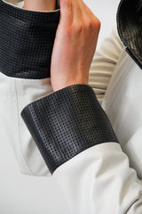 Leichte halblange Damenlederjacke mit Kapuze