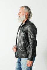 Zeitlose Herren Lederjacke aus Lammnappa in schwarz mit zwei Eingriffstaschen