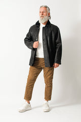 Echte Halblange Herren Winter Lammfelljacke in schwarz halbnappiert gefärbt