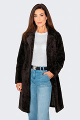 Klassischer langer Damen Curly Lammfellmantel in braun und Reverse hochschließbar