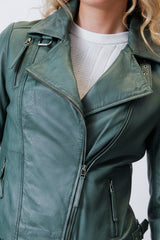 Kurze grüne Damen Lederjacke aus weichen Lammnappa schräger Reißverschluss