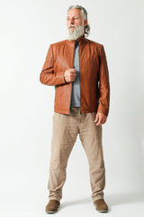 leichte ungefütterte echte Herren Lederjacke aus Lammnappa perforiert in cognac mais