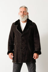 Längere Herren Winter Lammfelljacke in Pelzvelour braun zum knöpfen