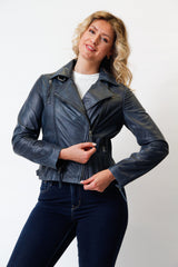 Kurze blaue Damen Bikerstyle Lederjacke aus weichen Lammnappa vintage Look
