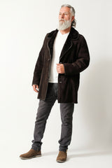 Längere Herren Winter Lammfelljacke in Pelzvelour braun zum knöpfen