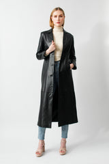 Damen Übergangsmantel aus Lammnappa schwarz tailliert mit Schlitz zum knöpfen