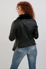 Damenjacke mit Kombination aus Leder und Lammfell in schwarz