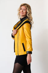 Damen kurz in Lammnappa mit Baumwollkapuze in gelb schwarz tailliert