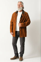 Längere leichte Herren Winterjacke aus Lammfell in Pelzvelour cognac