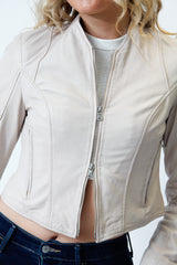 Kurze Damen Lederjacke aus Lammnappa beige tailliert fast Kragenlos unwattiert