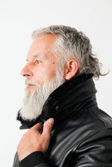 Herren Pilotenlederjacke aus Rindnappa in schwarz mit abnehmbaren Fellkragen