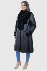 Damen Lammfell-Swinger Mantel sehr leicht,mit Nerzkragen,Deckleiste mit Knöpfe, Lammfell schwarz glatt