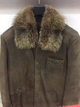 leichte Herrenlammfelljacke aus echtem Entrefinolamm nappiert in braun mit Waschbärkragen