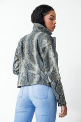 Kurze Damen Lederjacke tailliert mit Animalprint als Schlangenmuster aus Lammnappa