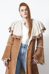 Langer Damen Lammfellmantel mit großem Kragen cognac weiße Wolle