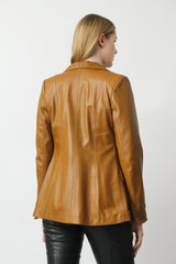 Hochwertiger Damen Lederblazer in 1A Lammnappa tailliert in cognac