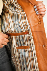 Längere Damen Lederjacke aus Lammnappa mit Blaufuchskragen in cognac