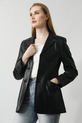 Schwarzer Taillierter leichter Damen Lederblazer aus Lammnappa mit Revers