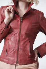 Kurze taillierte Damen Lederjacke in Lammnappa rot mit Reißverschluss und Revers, Leder Schmidt Online