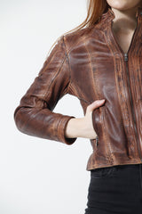 Braune Damen Lederjacke kurz im Vintage Washed Lammnappa und Stehkragen