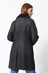 lange leicht Damen-Lammfell-Jacke-tailliert-schwarz