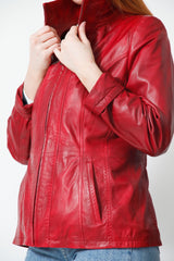 Halblange Damen Lederjacke tailliert aus Lammnappa in Rot mit Frontreißverschluss