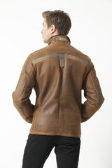 Kurze Herren Lammfelljacke Entrefino Braun mit Stehkragen und Brusttaschen