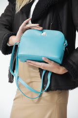 Modische Damen Schultertasche aus Rindnappa in türkis