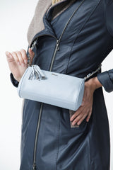 Kleine Damen Ausgehtasche aus echtem Rindleder in Aqua Blau