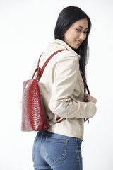 Edler Damen Rucksack in rot aus Rindnappa mit Croco Optik