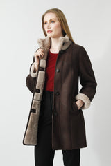 Zeitlose leichte Damen Lammfelljacke in Braun mit helles Lammfell innen