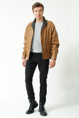 Herren Lederblouson aus Lammnappa in Cognac mit Stehkragen und Farbkontrast