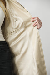 Damen Ledermantel beige mit schwarz abgesetzt und Schalkapuze aus ziegennappa