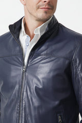 Zeitlose Herren Lederjacke aus Lammnappa in Blau mit zwei Eingriffstaschen