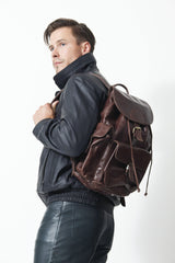 Herren Alltag Rucksack aus Rindnappa Braun vintage mit vielen Taschen